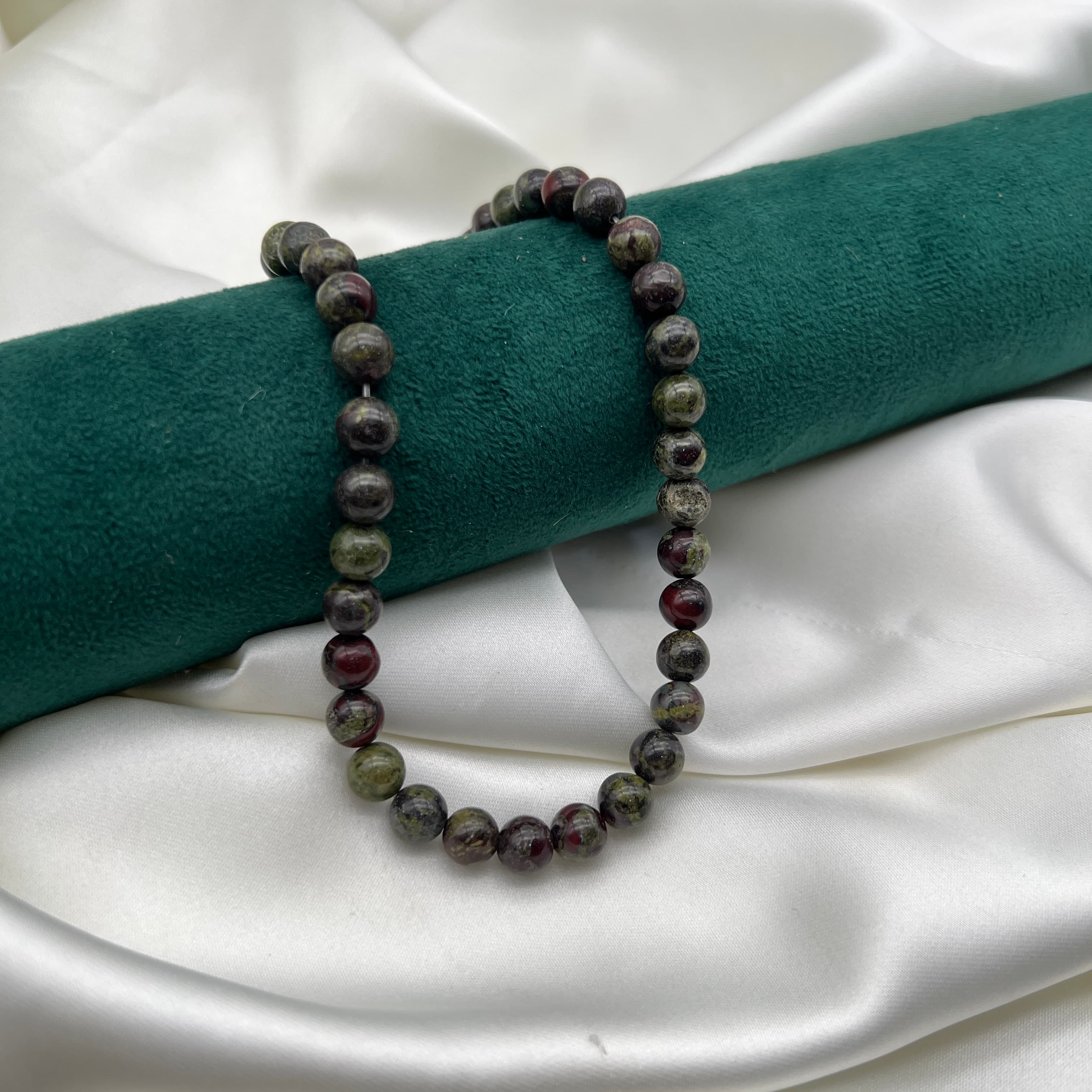 pierre 8mm [Rhodonite-Petrified wood-Blood wood]